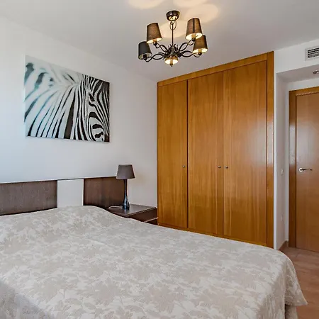 Townhouse Paraiso 2 阿德耶